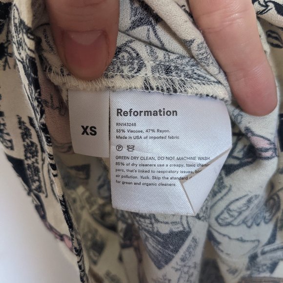 Reformation Lilah Dress in Comic Print - Picture 7 of 7